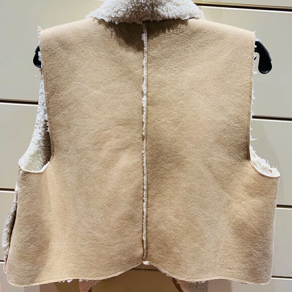C and C California Faux fur/suede vest - Picture 3 of 5